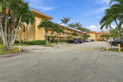 11477 NW 39th Ct #201-1, Coral Springs: photo 1 of 26