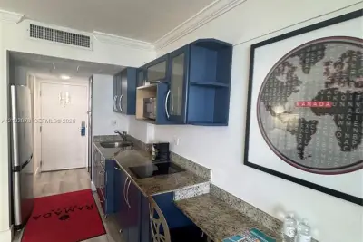 19201 Collins Ave #918, Sunny Isles Beach: photo 1 of 14