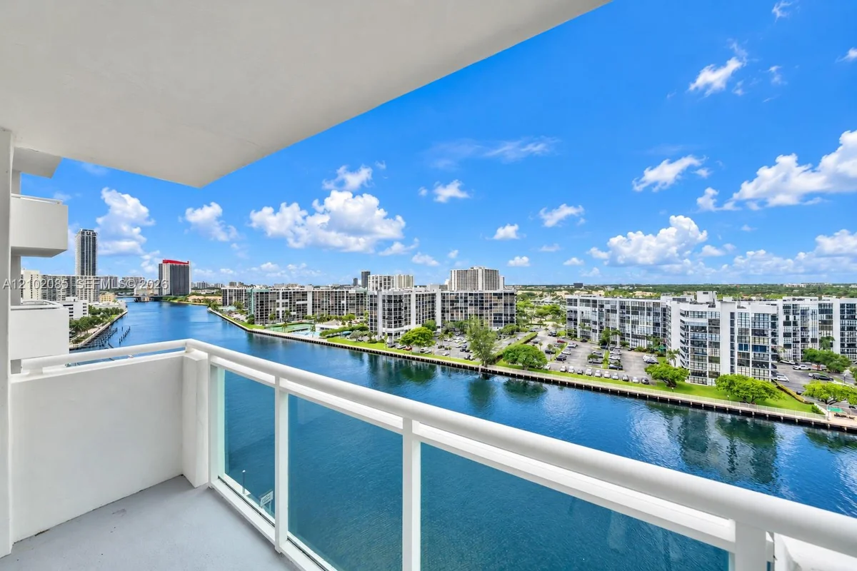 3000 S Ocean Dr #1208, Hollywood: photo 1 of 22