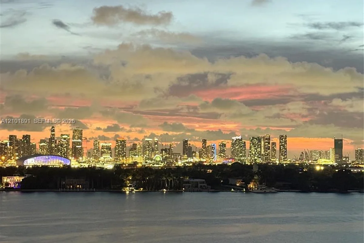 540 West Ave #1014, Miami Beach: photo 1 of 14
