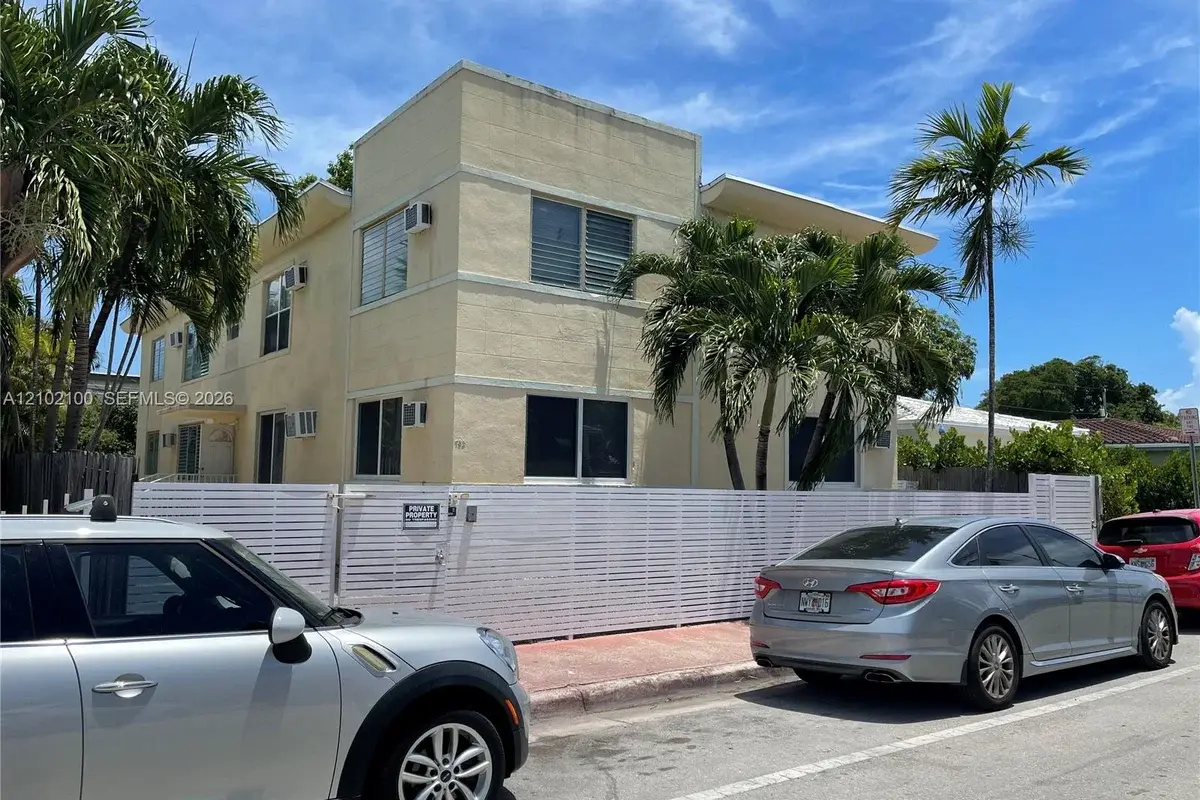 785 81st St #3, Miami Beach: photo 1 of 12