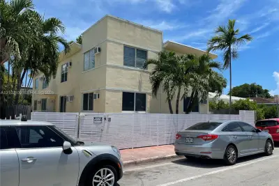 785 81st St #3, Miami Beach: photo 1 of 12