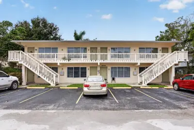 2160 NE 42nd Ct #3, Lighthouse Point: photo 1 of 21