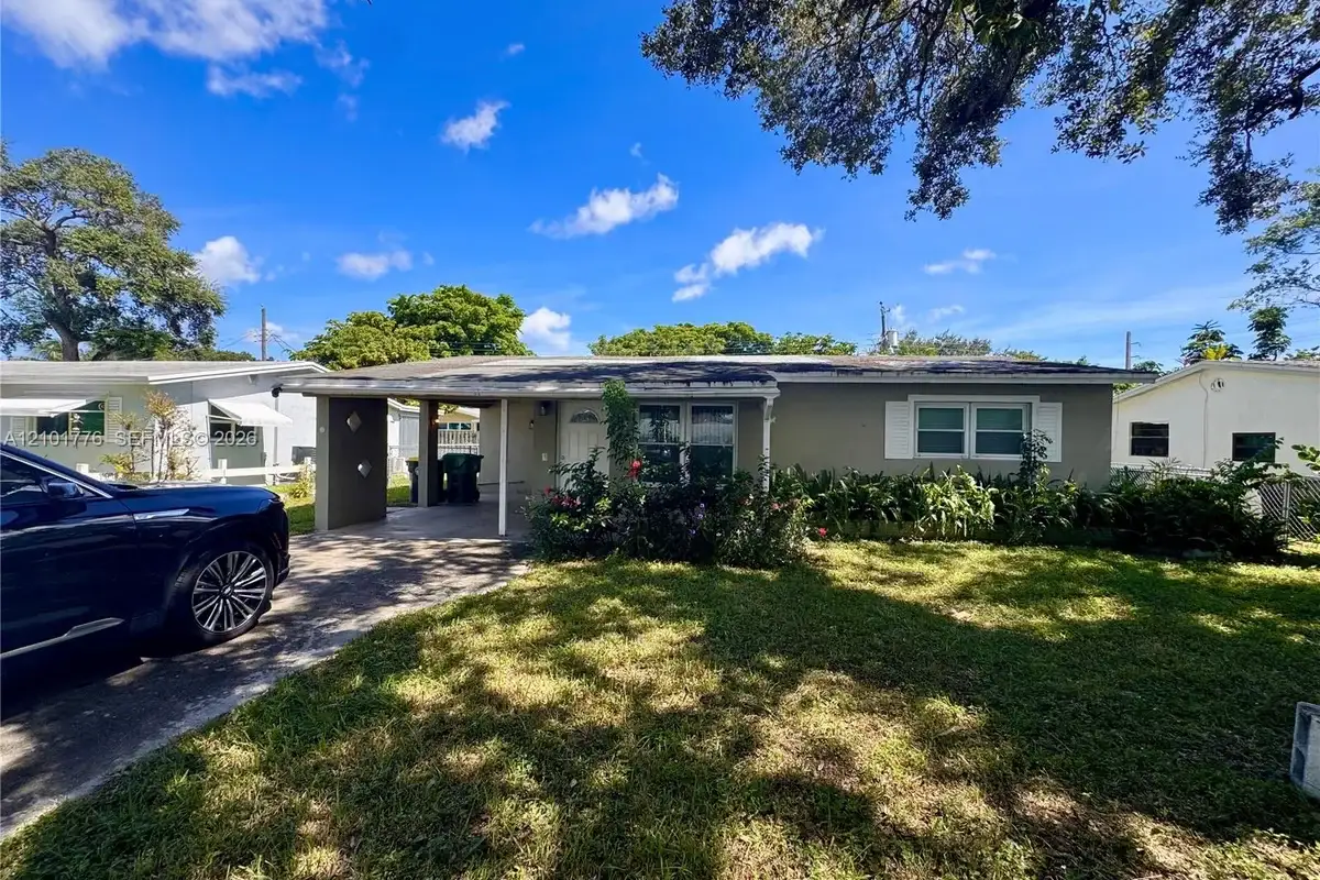 4720 SW 25th Ter, Dania Beach: photo 1 of 16