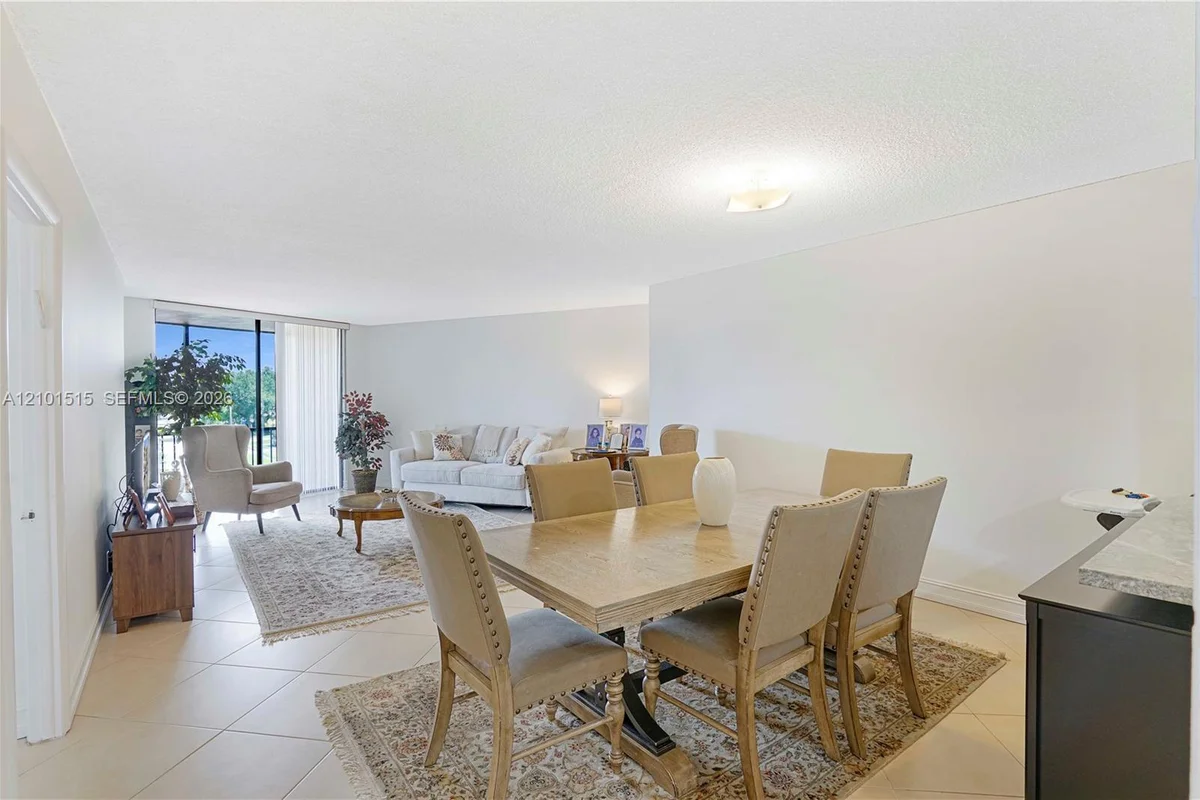 3900 N Hills Dr #307, Hollywood: photo 1 of 29