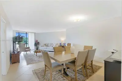 3900 N Hills Dr #307, Hollywood: photo 1 of 29