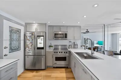 3750 NE 170th St #100, North Miami Beach: photo 1 of 21