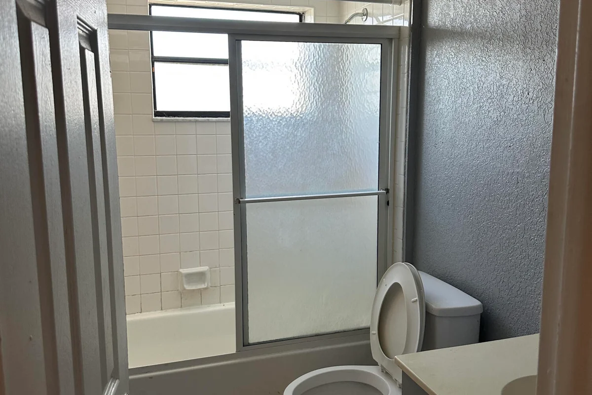 8020 Hampton Blvd #410, North Lauderdale: photo 1 of 6