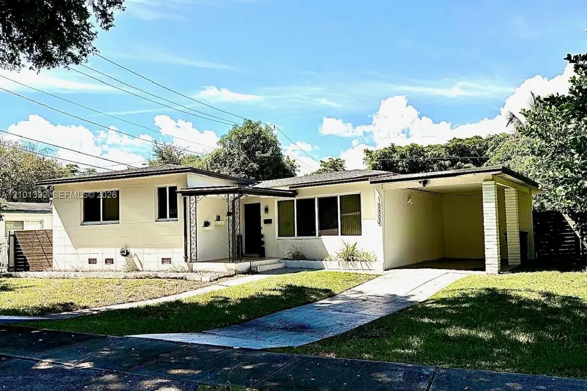 12520 NE 1st Ct, North Miami: photo 1 of 30