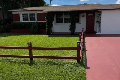 7440 Freedom St, Hollywood: photo 1 of 35