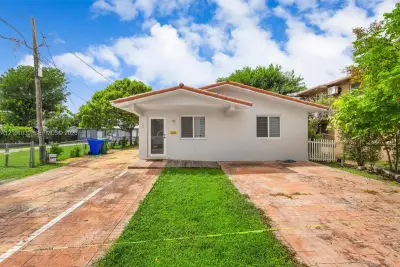1816 NW 22nd Ct, Miami: photo 1 of 40