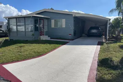 570 NE 47th Ct, Deerfield Beach: photo 1 of 23
