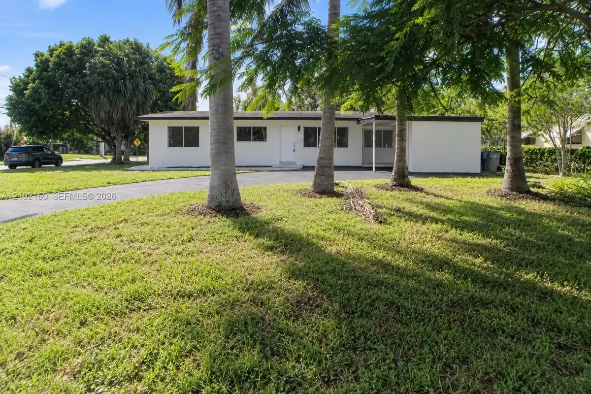1201 NE 26th Ter, Pompano Beach: photo 1 of 38