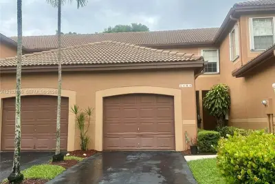 1401 Veracruz Ln, Weston: photo 1 of 19