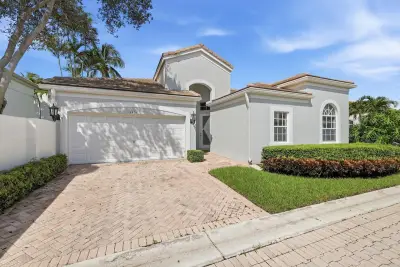 4252 NW 66th Ln, Boca Raton: photo 1 of 43
