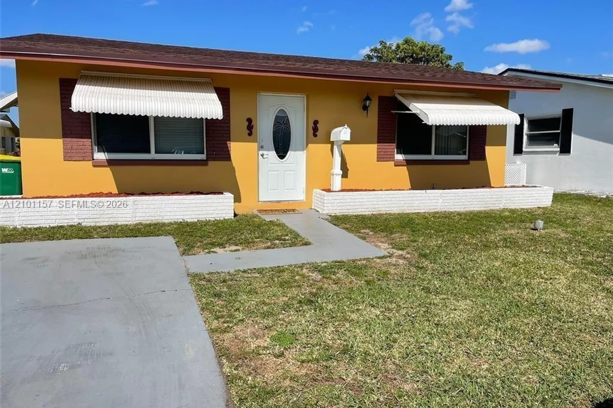 4929 NW 54th Ct, Tamarac: photo 1 of 3