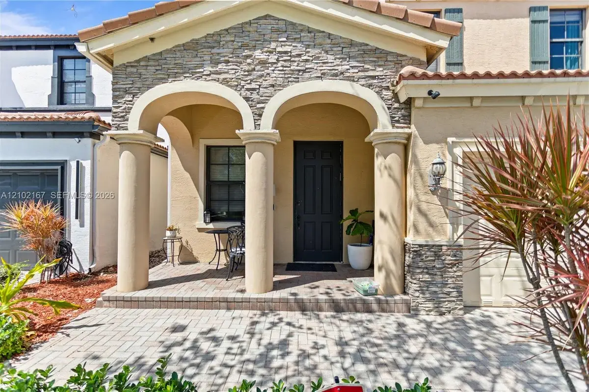19244 NE 9th Pl, Miami: photo 1 of 53