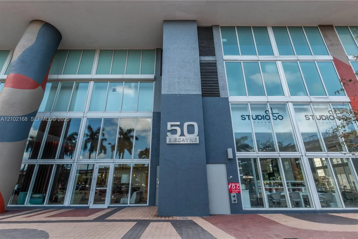 50 Biscayne Blvd #3006, Miami: photo 1 of 27