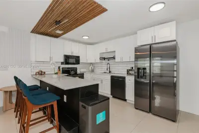 709 SW 14th Ct #1-2, Fort Lauderdale: photo 1 of 18