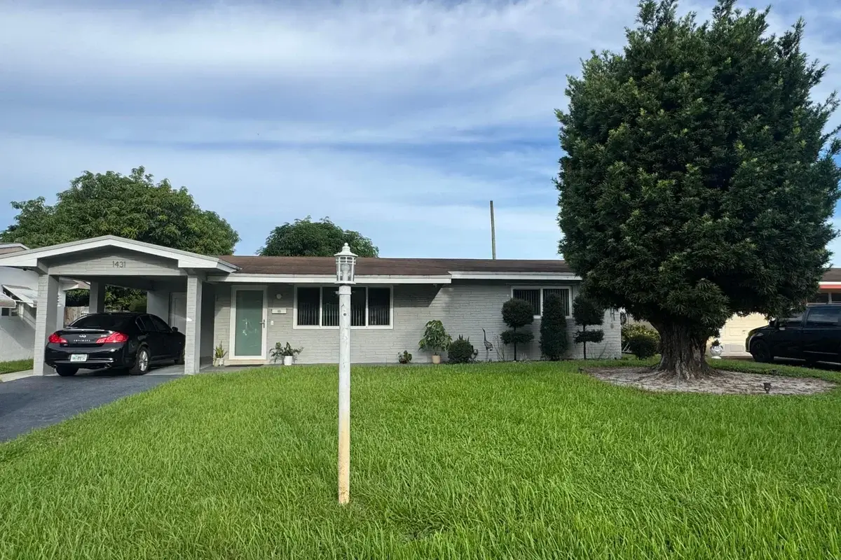 1431 NW 79th Way, Pembroke Pines: photo 1 of 1