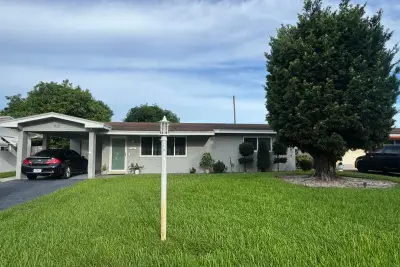 1431 NW 79th Way, Pembroke Pines: photo 1 of 1