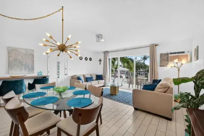 2830 NE 30th St #19, Fort Lauderdale: photo 1 of 48