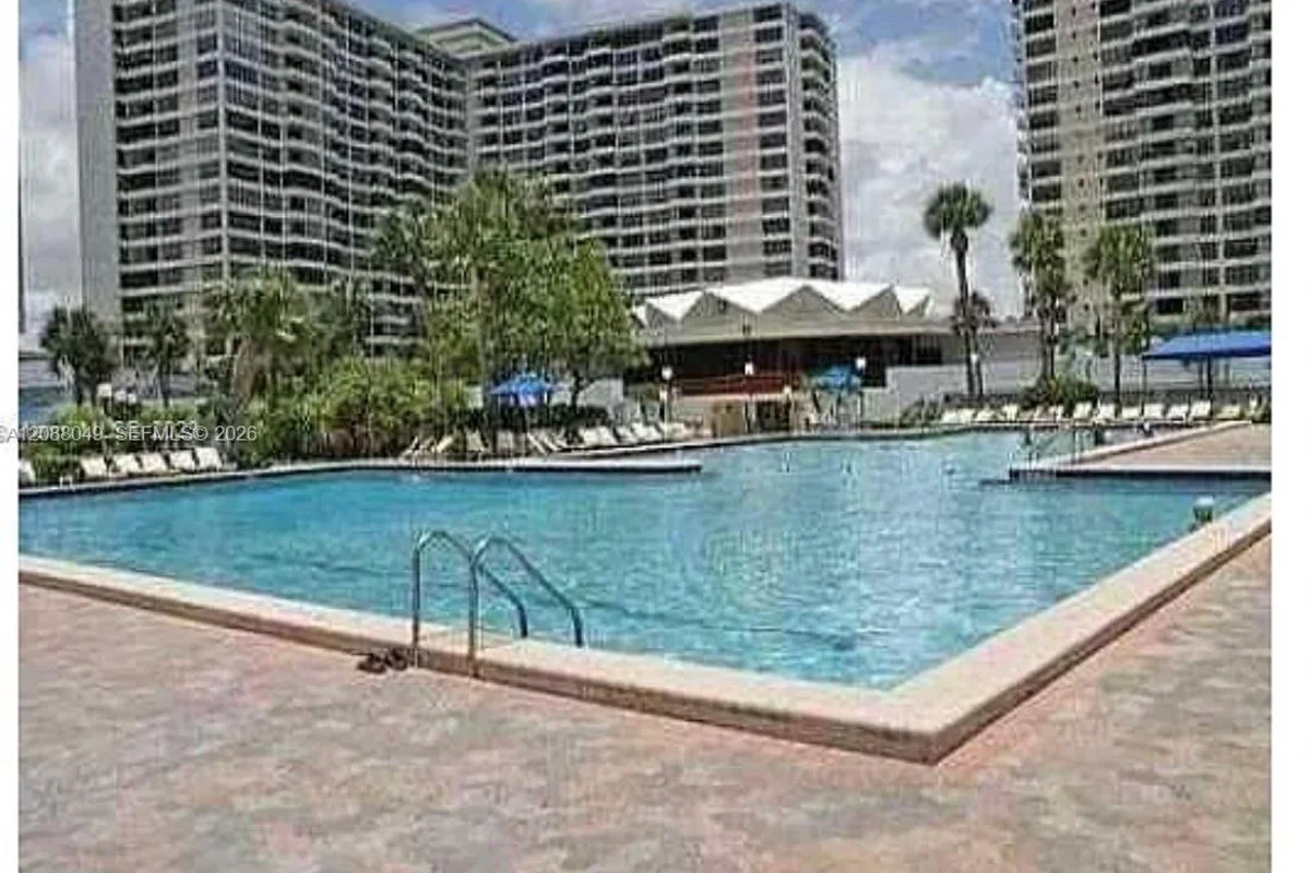 600 Three Islands Blvd #807, Hallandale Beach: photo 1 of 11