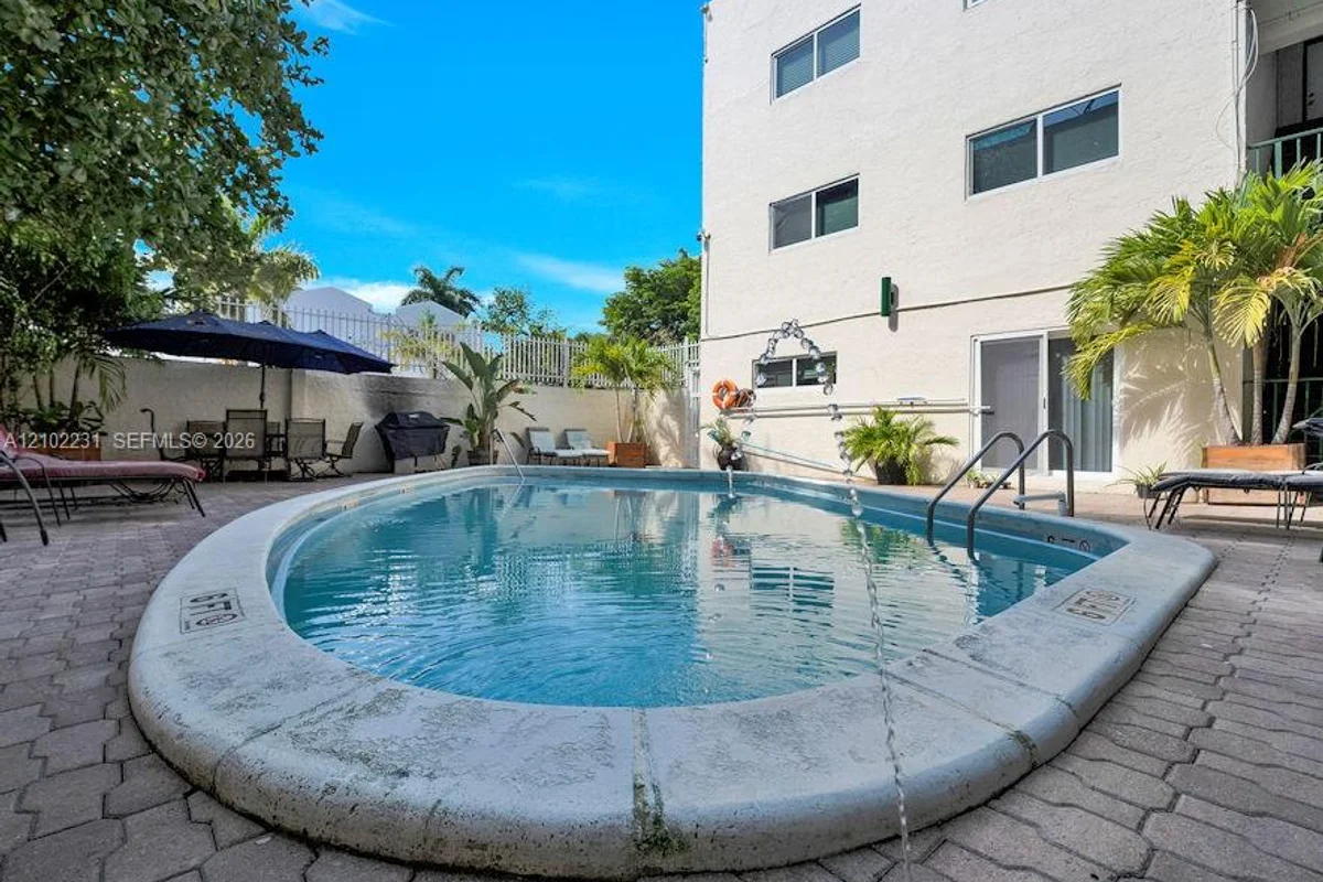 1777 Michigan Ave #206, Miami Beach: photo 1 of 12