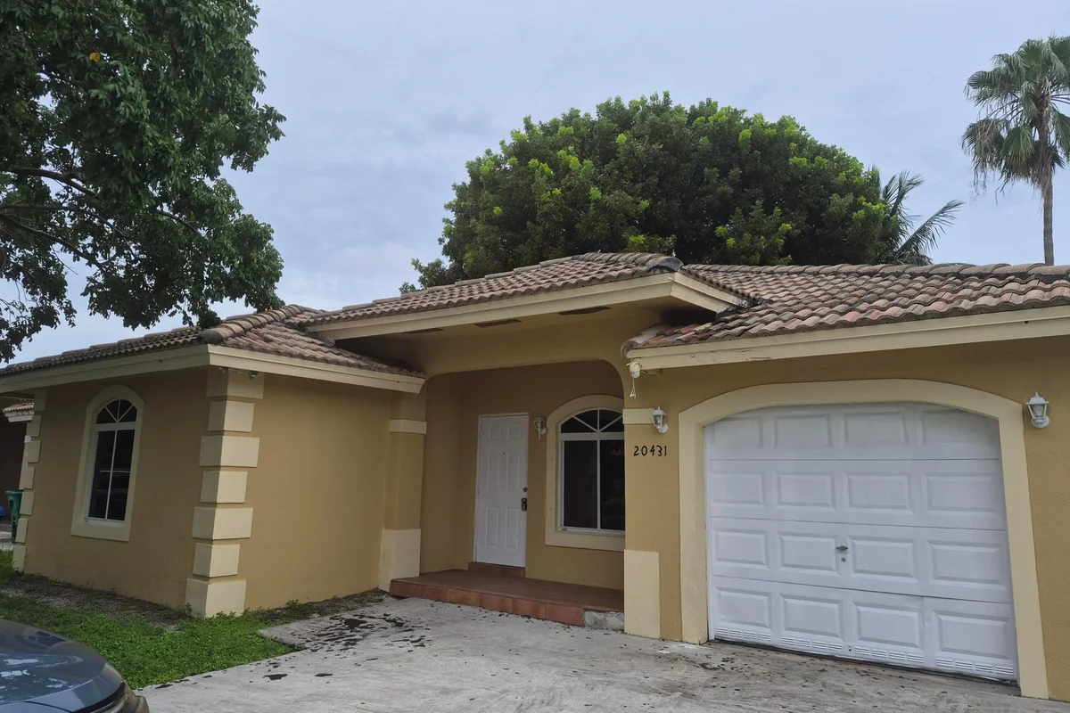 20431 NW 18th Ave, Miami Gardens: photo 1 of 9