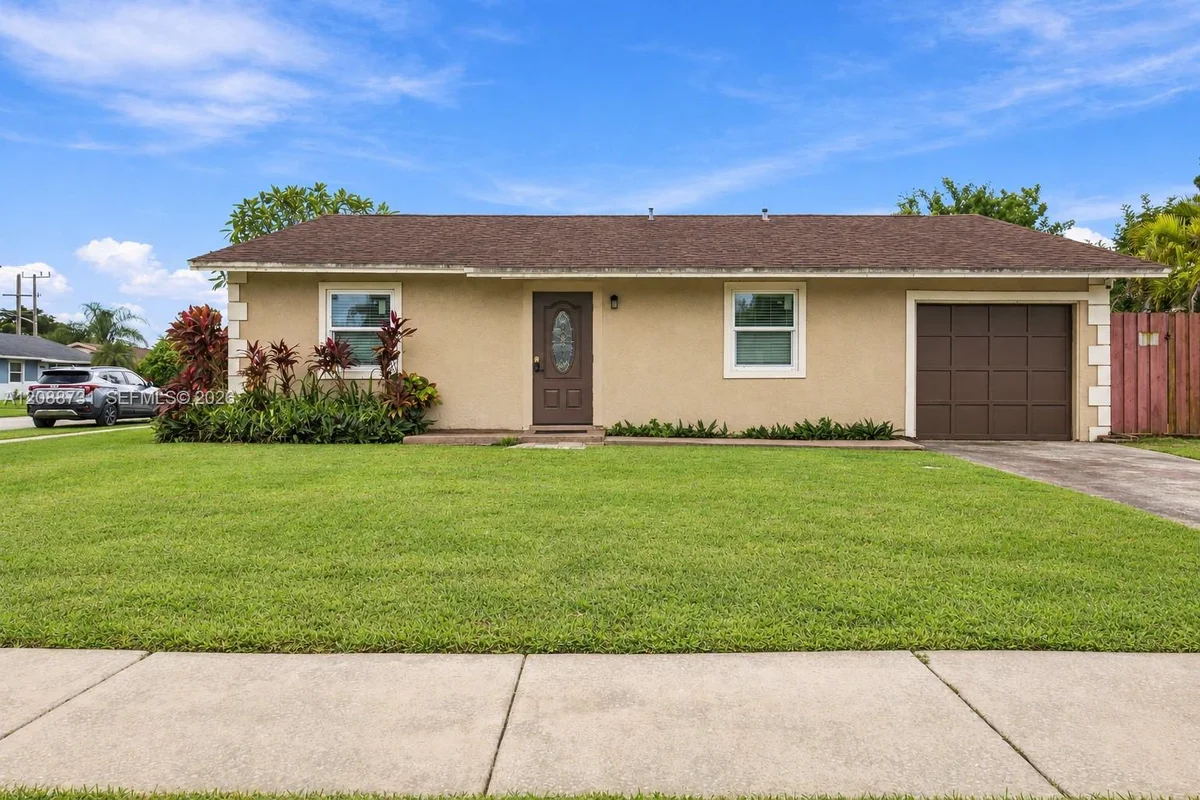 8120 SW 5th Ct, North Lauderdale: photo 1 of 29