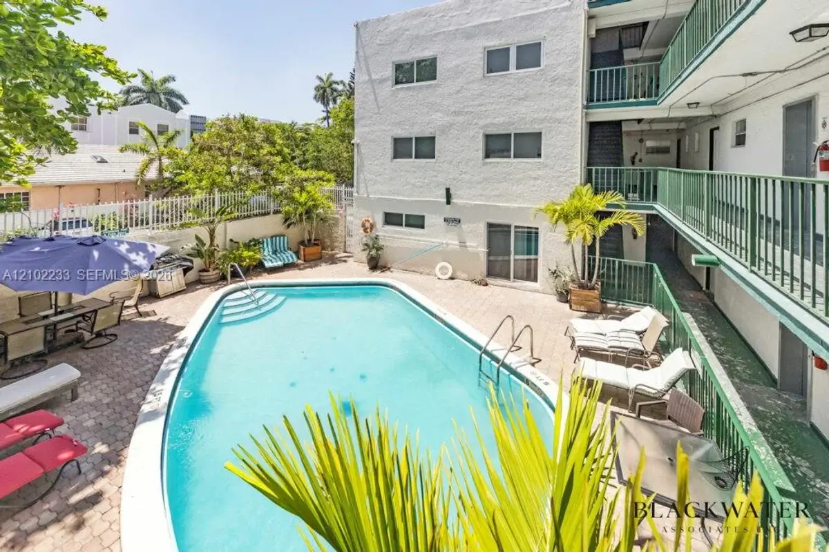 1777 Michigan Ave #207, Miami Beach: photo 1 of 10