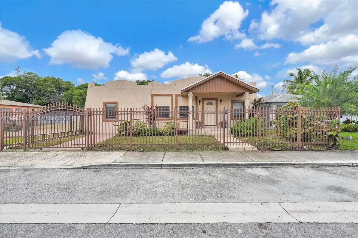 520 NW 49th St #1, Miami: photo 1 of 47