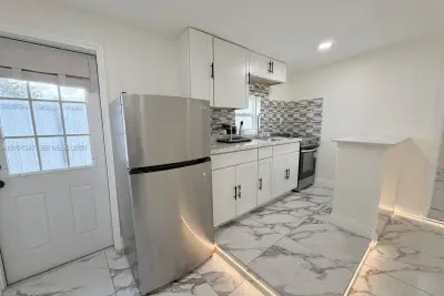 20737 NW 41st Ave Rd, Miami Gardens: photo 1 of 7