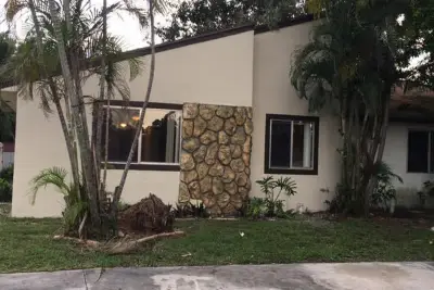 5096 NW 5th St, Delray Beach: photo 1 of 16
