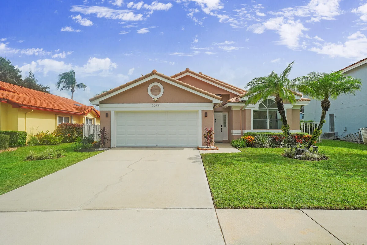 8599 Tourmaline Blvd, Boynton Beach: photo 1 of 42