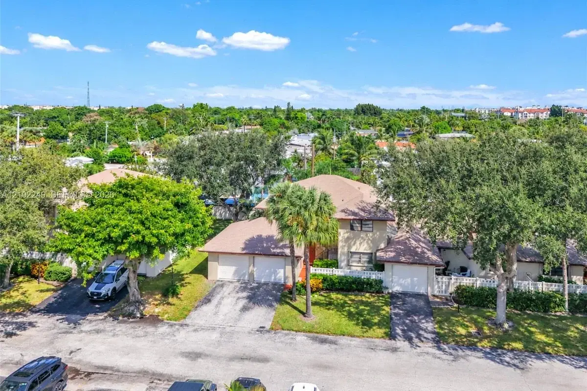 1769 NE 40th Pl #505, Pompano Beach: photo 1 of 38
