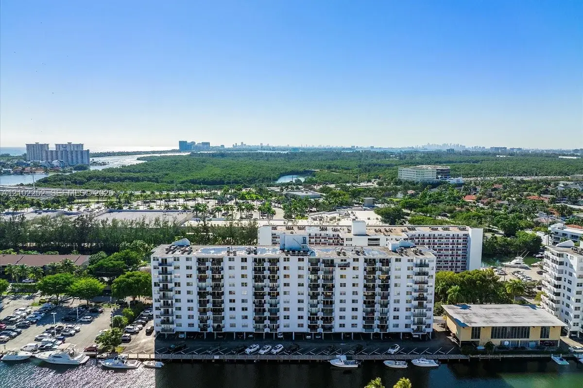 3703 NE 166th St #701, North Miami Beach: photo 1 of 38