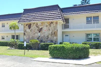 12003 Poinciana Blvd #204, Royal Palm Beach: photo 1 of 14