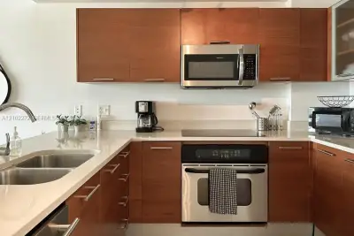 3250 NE 1st Ave #810, Miami: photo 1 of 25