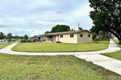 821 NW 173rd Ter, Miami Gardens: photo 1 of 13