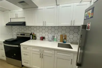 1000 West Ave #531, Miami Beach: photo 1 of 22