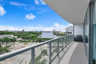 888 Biscayne Blvd #612, Miami: photo 1 of 27