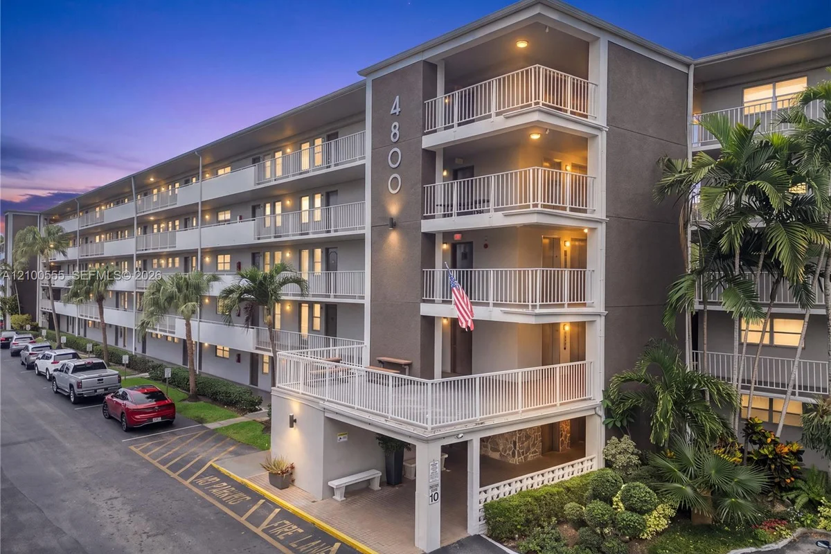 4800 Hillcrest Ln #503-504, Hollywood: photo 1 of 39