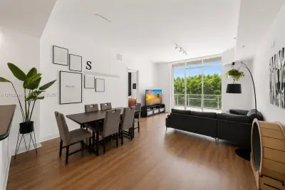 15051 Royal Oaks Ln #102, North Miami: photo 1 of 42
