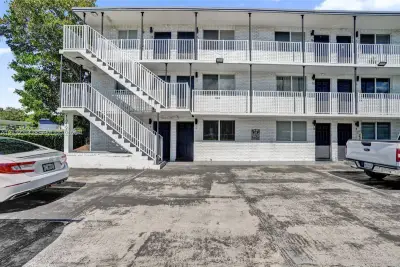 14190 W Dixie Hwy #2, North Miami: photo 1 of 22
