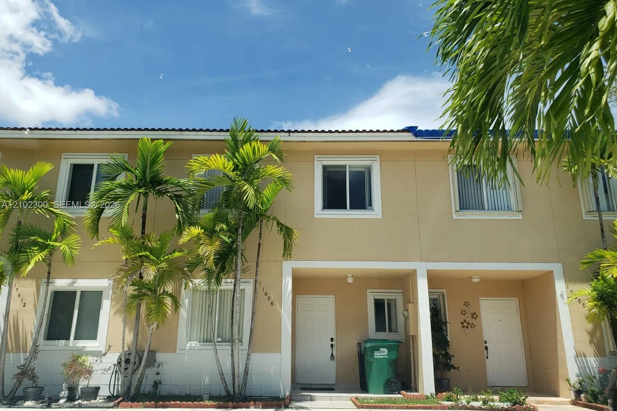 17606 SW 139th Ct, Miami: photo 1 of 11