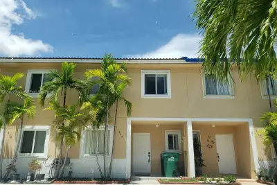 17606 SW 139th Ct, Miami: photo 1 of 11