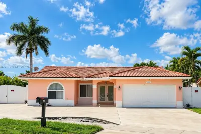 20134 SW 131st Ct, Miami: photo 1 of 3