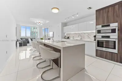 851 NE 1st Ave #2601, Miami: photo 1 of 42