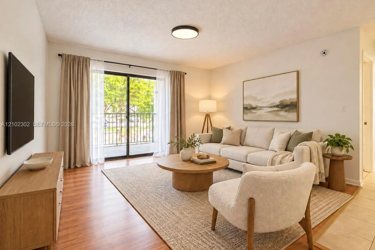 560 S Park #7-23, Hollywood: photo 1 of 14